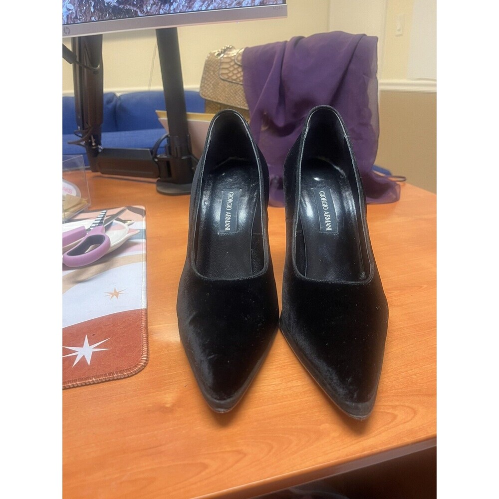 Giorgio ARMANI WOMEN'S BLACK HEEL PUMPS SZ 37/ US‎ 6.5 , Vintage